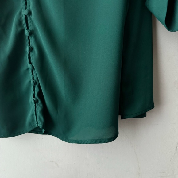 Torrid | Emerald Green Harper Georgette Button Front Popover Blouse | 4X - Picture 6 of 11